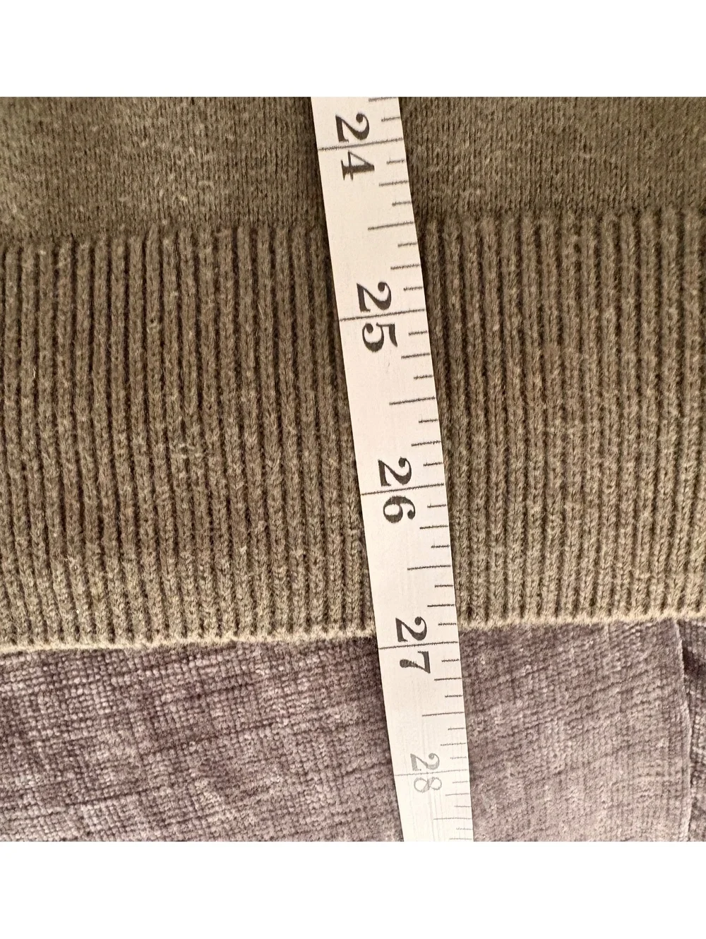 Banana Republic Men's Olive Green Pullover Sweater Medium